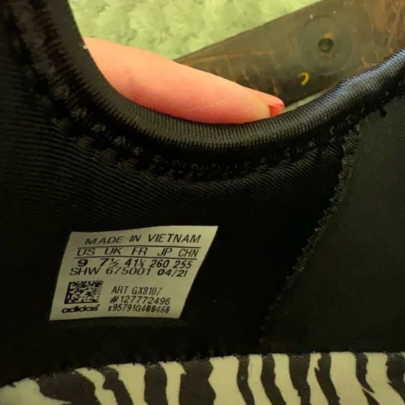 Adidas Women's Black and Pink Sneakers - Picture 3 of 5